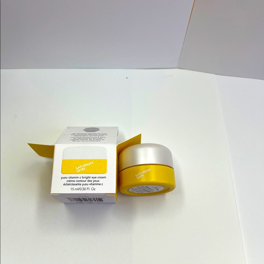 Saturday Skin yuzu vitamin c
BRIGHT EYE CREAM
